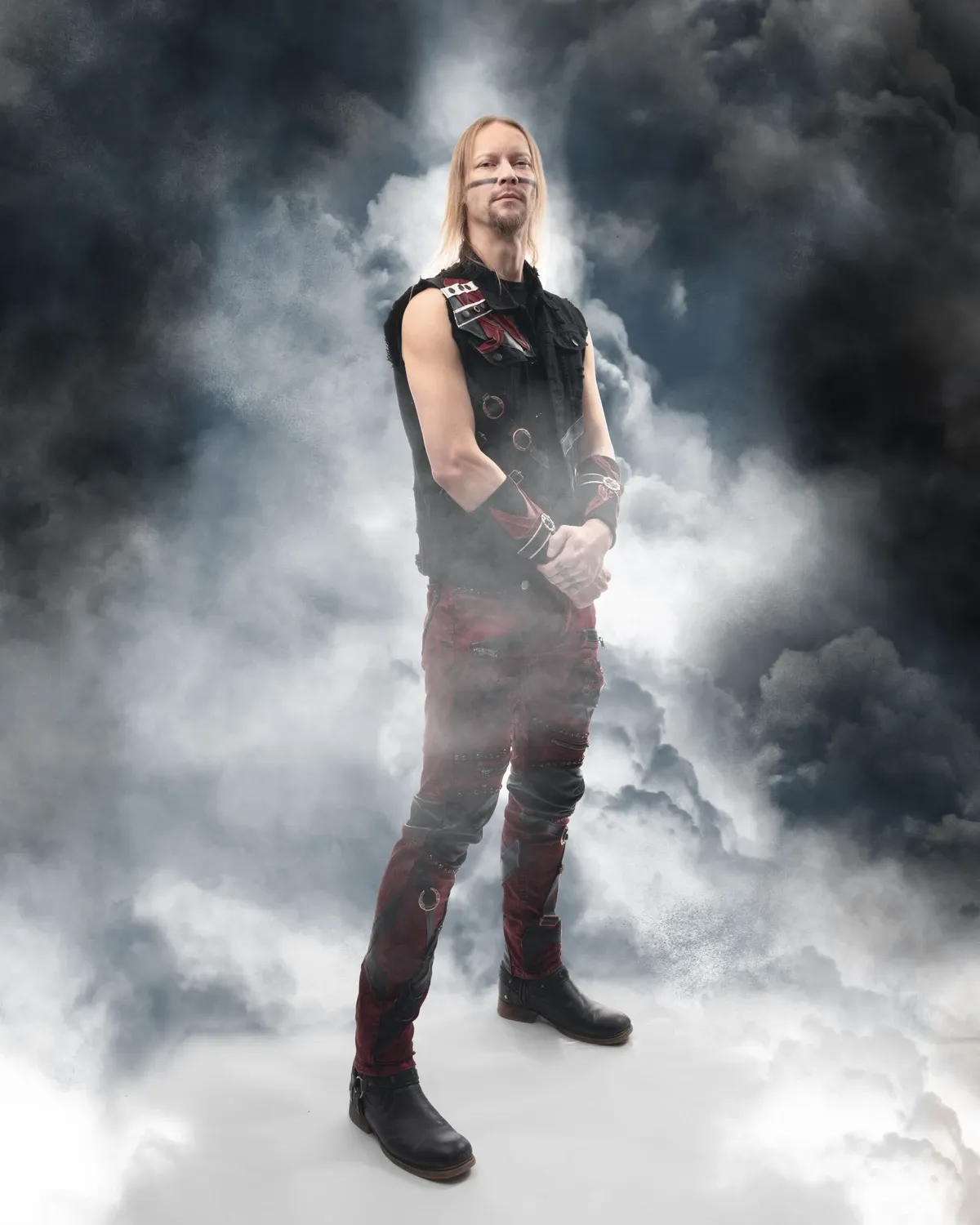 Petri Lindroos - Vocals, Guitar